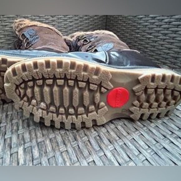 KHOMBU women’s 8 winter laceup boots - waterproof - Picture 6 of 6